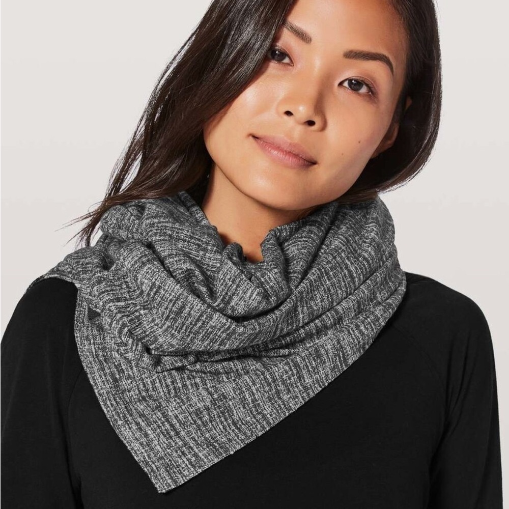 Lululemon Vinyasa Scarf - NWT